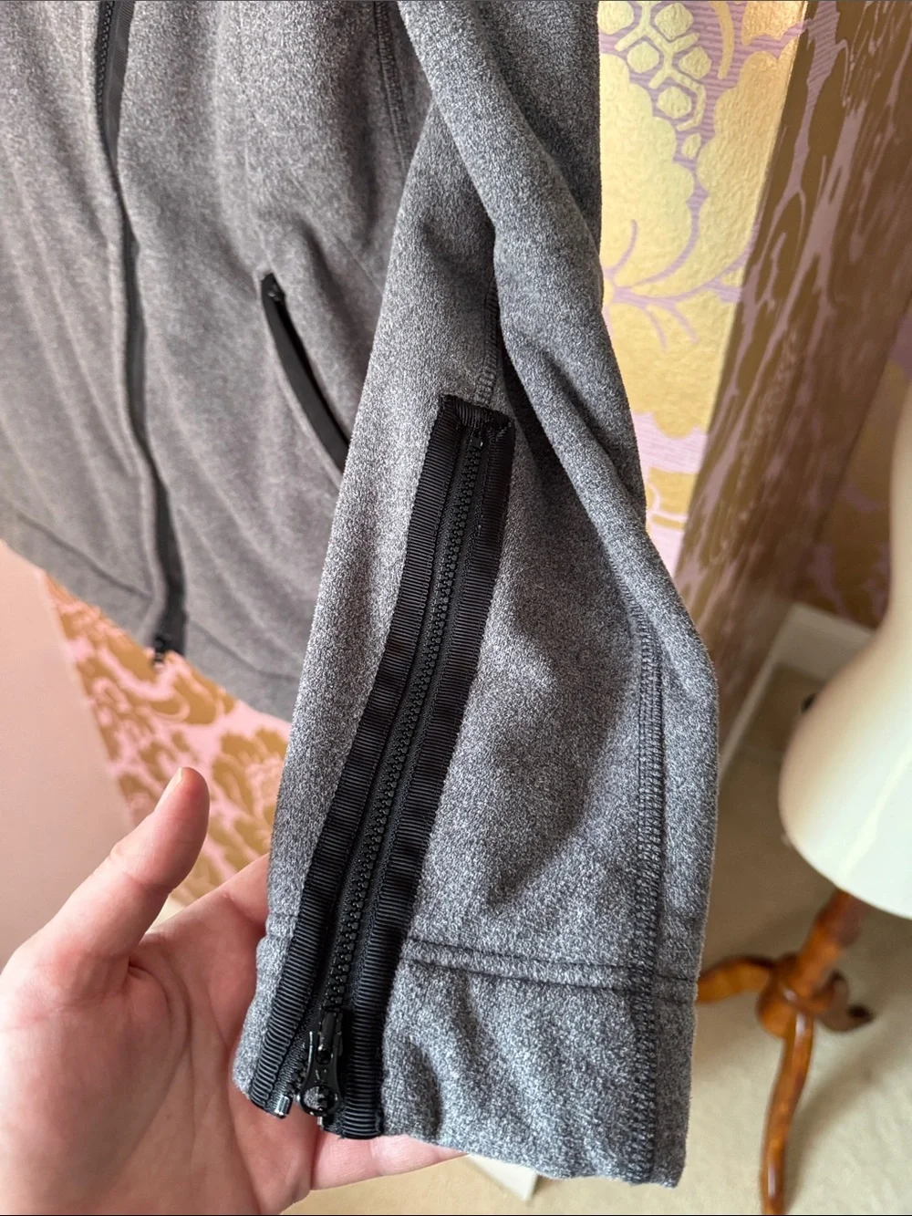 Lululemon Women’s Gray Asymmetrical Zip Jacket size 8